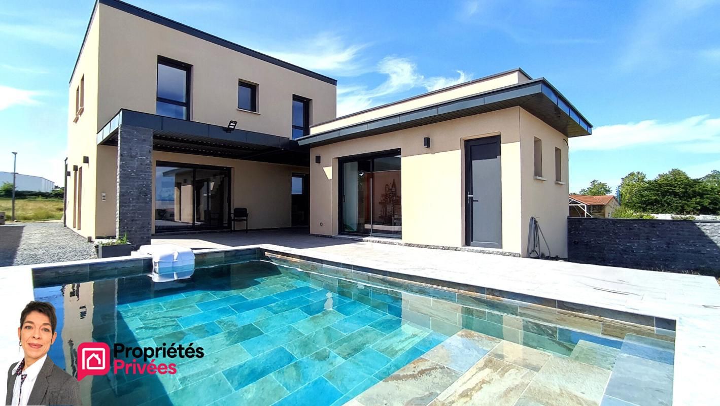 ROANNE (42300)  Villa contemporaine avec piscine, suite parentale et dépendance aménagée
