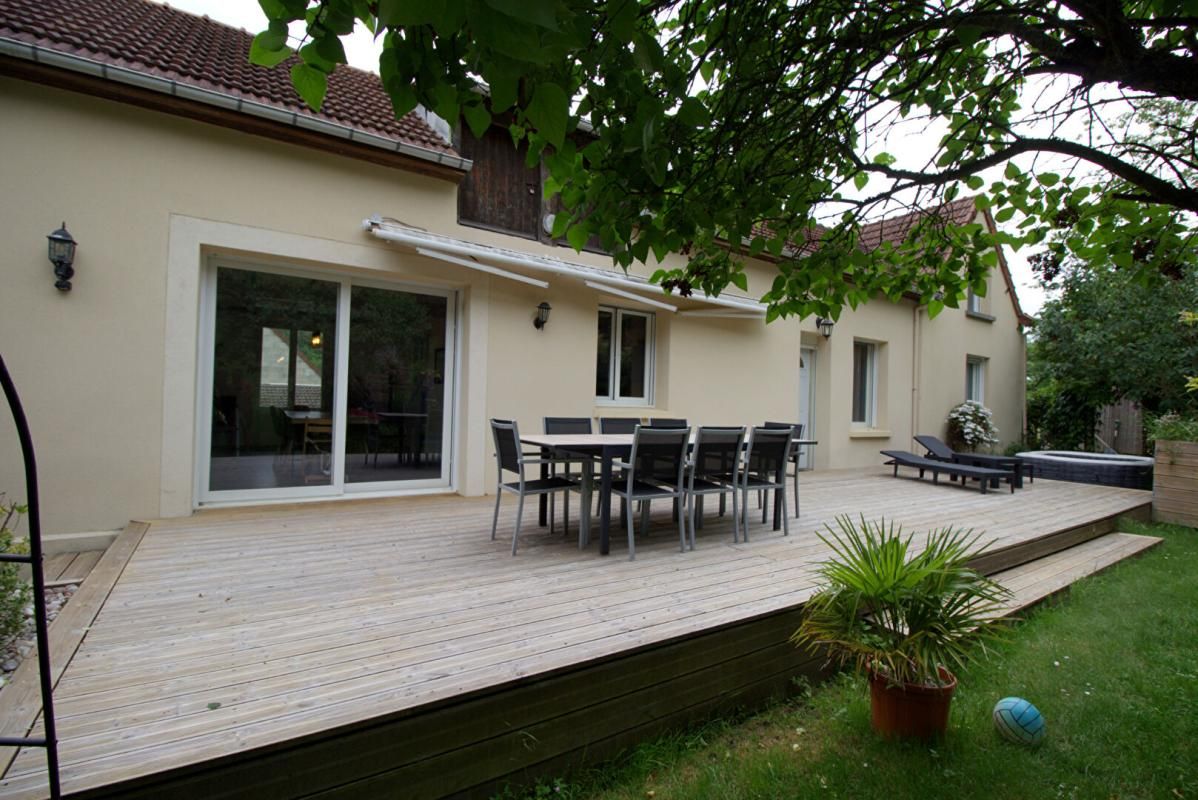 SOISSONS Maison de caractère de 140 m² avec vie de plain-pied, grand terrain et fort potentiel d'évolution 3