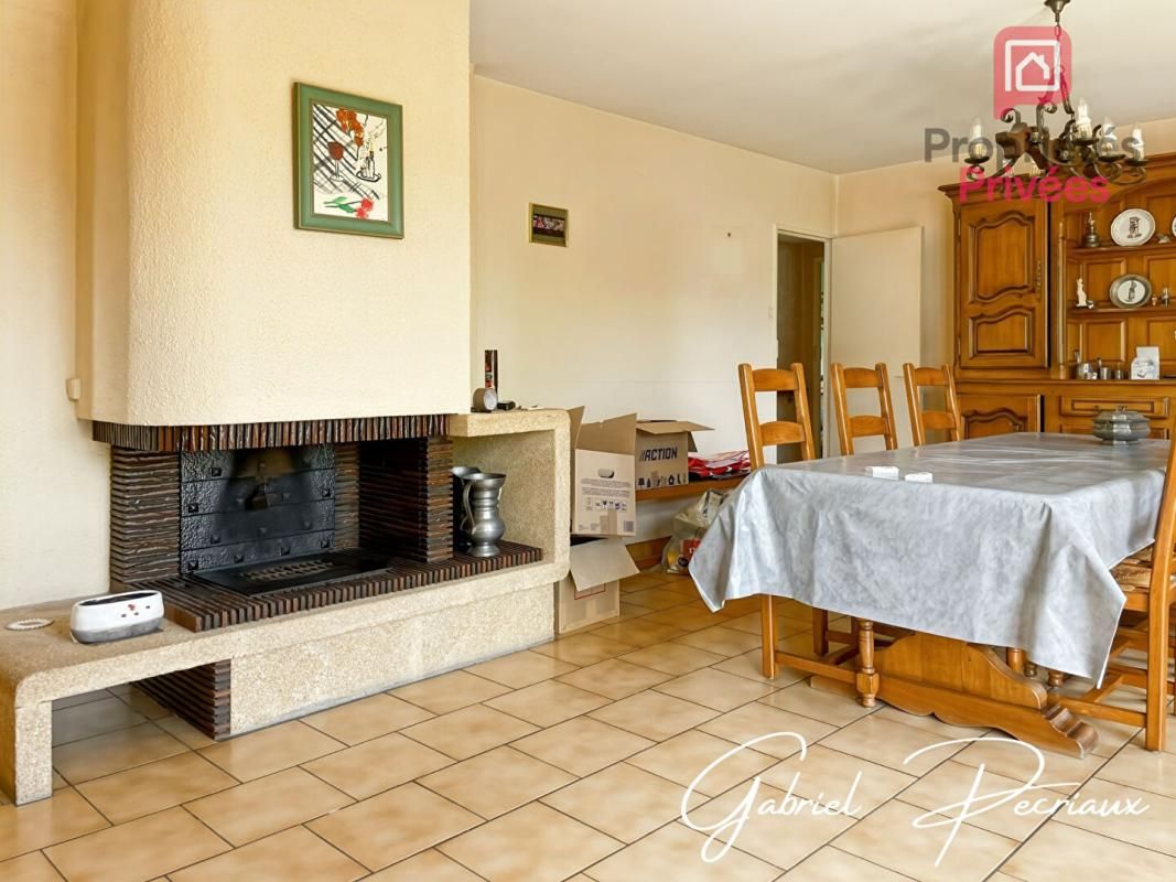 SAINT-JULIEN-LES-VILLAS Maison  4 pièce(s) 3
