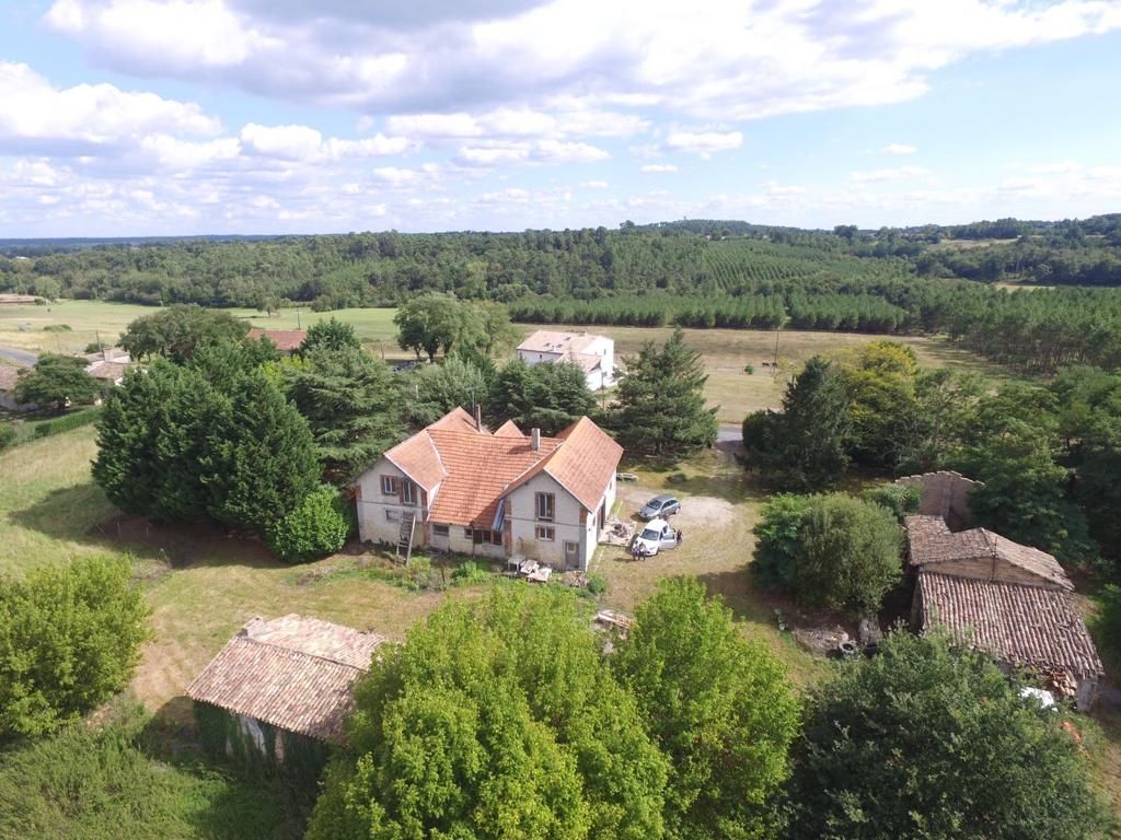 MONTGUYON Maison de 140 m2  sur 5 Ha de terrain 1