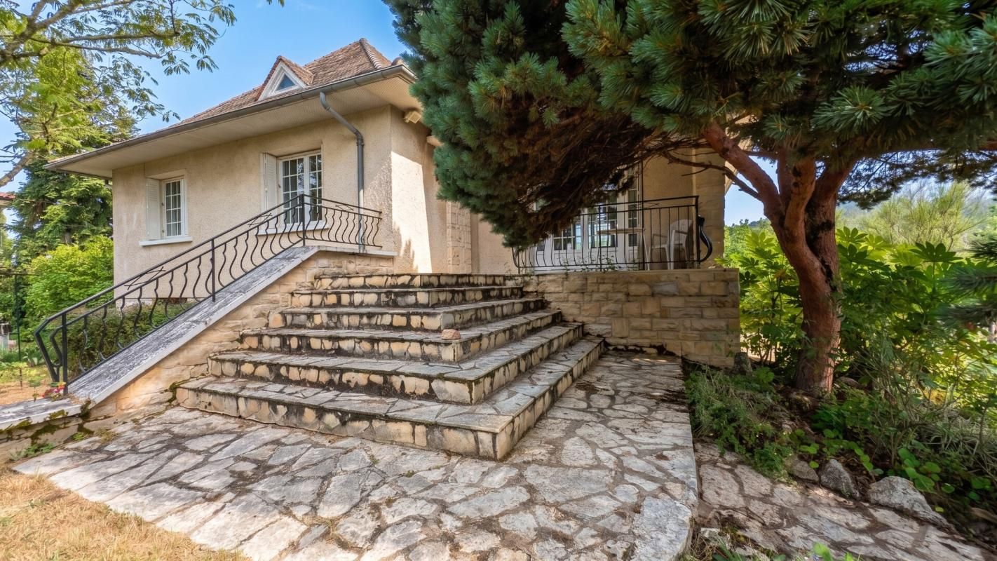 Cahors 46000, Maison 5 pièces, sur sous-sol, au calme