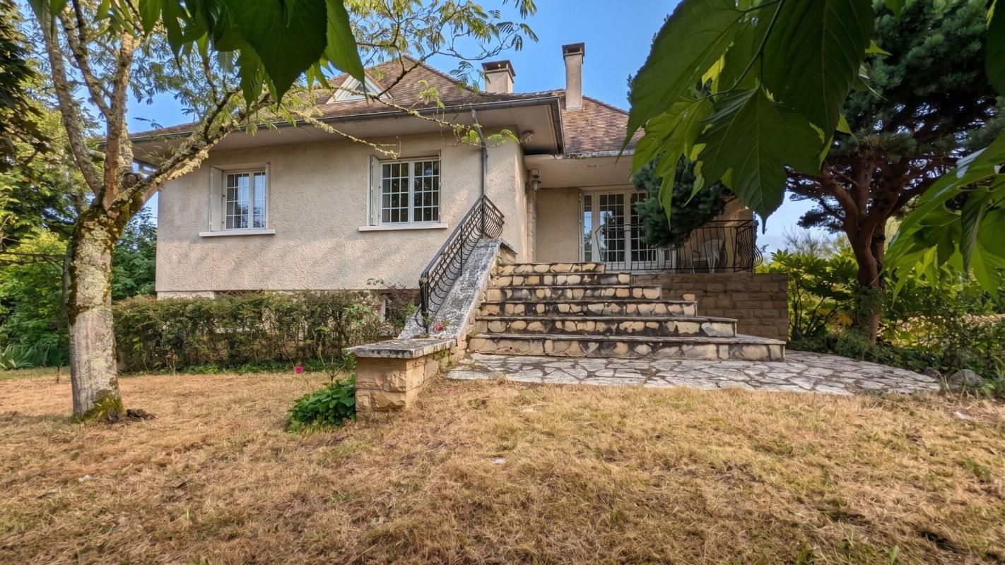 CAHORS Cahors 46000, Maison 5 pièces, sur sous-sol, au calme 2