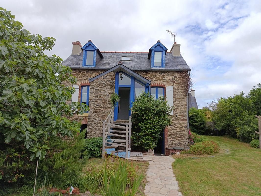 CARHAIX-PLOUGUER Maison  5 pièce(s) 87 M2 1