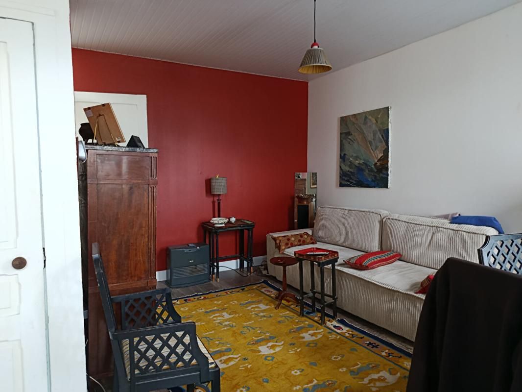 CARHAIX-PLOUGUER Maison  5 pièce(s) 87 M2 4