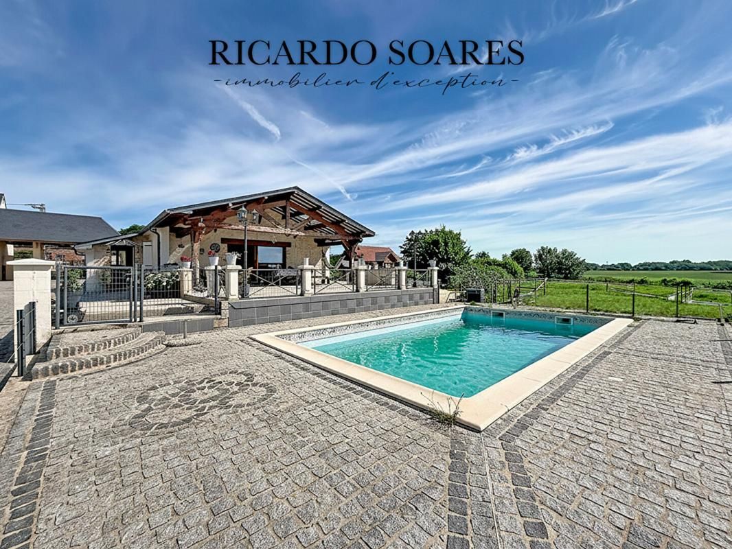 RESSONS-SUR-MATZ 60490 RESSONS-SUR-MATZ - PROPRIÉTÉ ÉQUESTRE DE CARACTÈRE / 2001 / 210 m² HABITABLES / 5 CHAMBRES / GÎTE INDÉPENDANT / PISCINE / 10 BOXES / TERRAIN 9361 m² 3