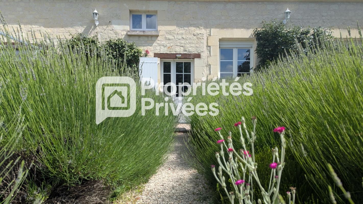 CHINON A Vendre. Longère. CHINON .454000 1