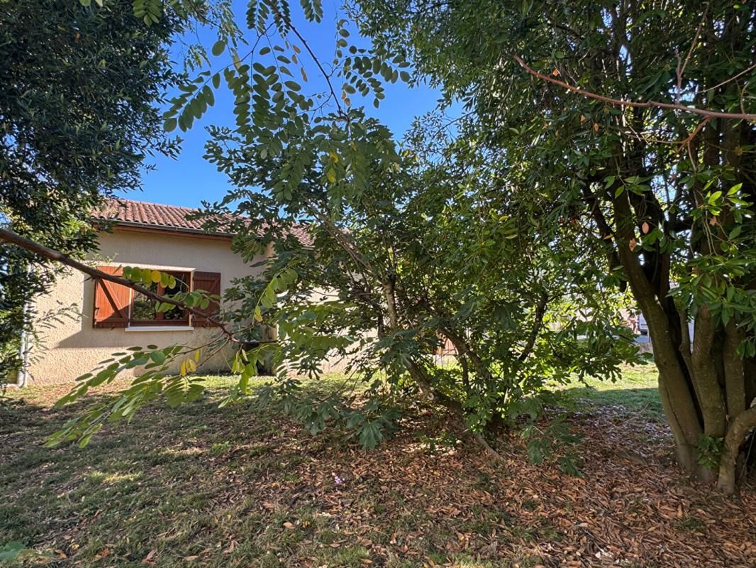 SAINT-LOUBES Maison à Saint Loubès de 4 pièces de 82 m² - Garage - Terrain de 981 m² 2