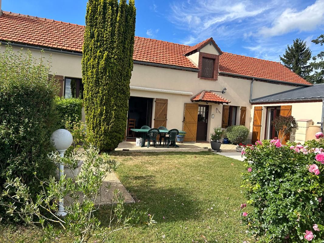 VILLENEUVE-SUR-YONNE Maison  5 pièce(s) 152 m2 1