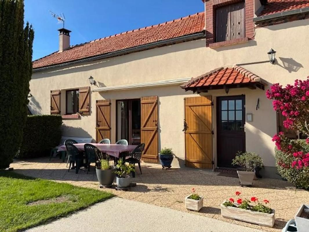 VILLENEUVE-SUR-YONNE Maison  5 pièce(s) 152 m2 2