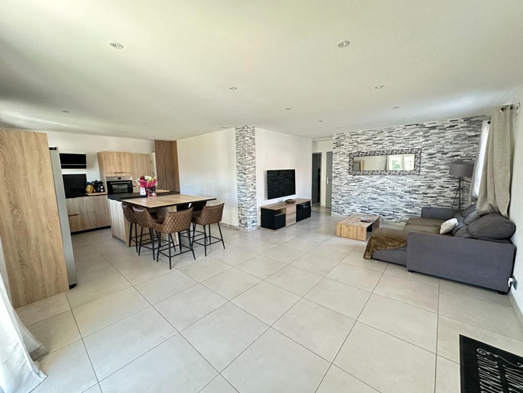CHATEAUNEUF-LES-MARTIGUES Châteauneuf les Martigues Villa de plain-pied contemporaine au calme et sans vis-à-vis 4