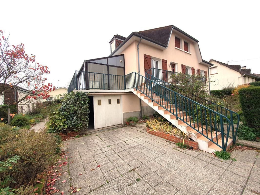 Maison Saint Doulchard 5 chambres 144 m2