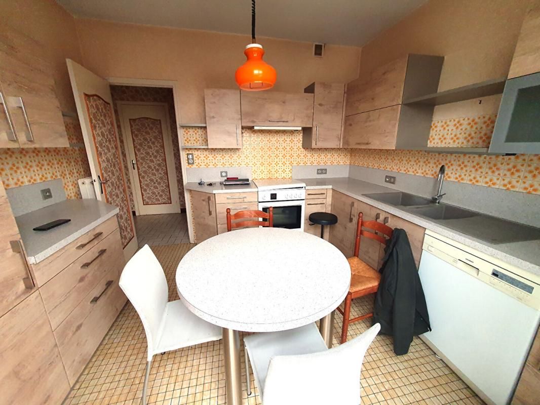 SAINT-DOULCHARD Maison Saint Doulchard 5 chambres 144 m2 3