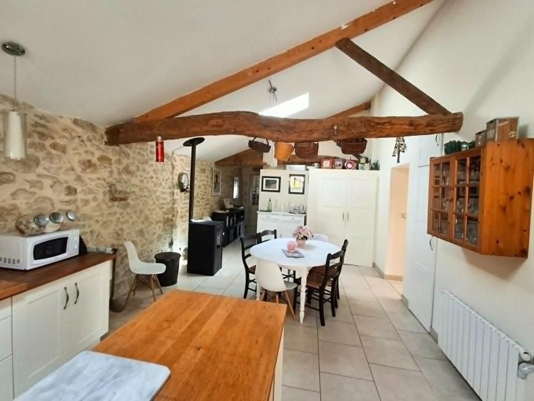 SAINT-AUBIN-DE-BLAYE Maison en pierre rénovée de 180 m² - 5 chambres, piscine et dépendance 4