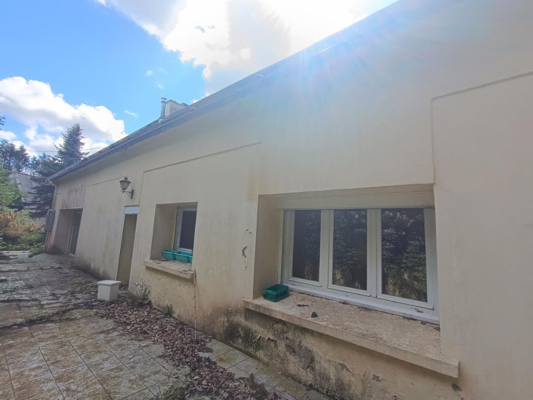 PLONEVEZ-DU-FAOU 29530 Plonevez du Faou maison familiale 7 chambres 2 salons garage sur 2800 m² 3