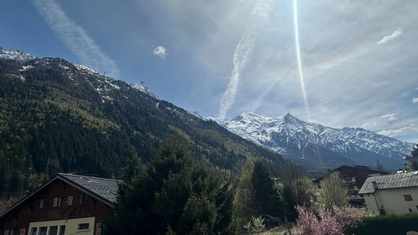 CHAMONIX-MONT-BLANC Chamonix - Chalet rare proche centre-ville avec vue exceptionnelle Mont-Blanc et Aiguille du Midi 4
