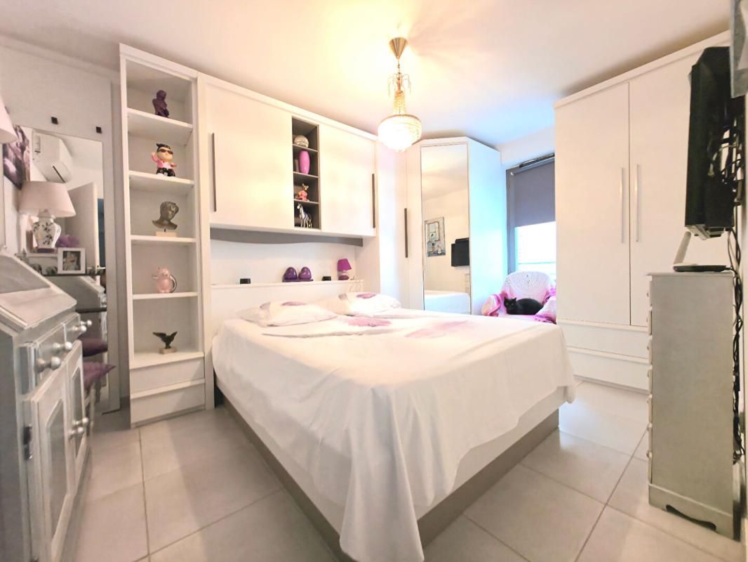 LE LAVANDOU Appartement  3 pièce(s) 65 m2 terrasse / 2 PARKING et ascenseur 3