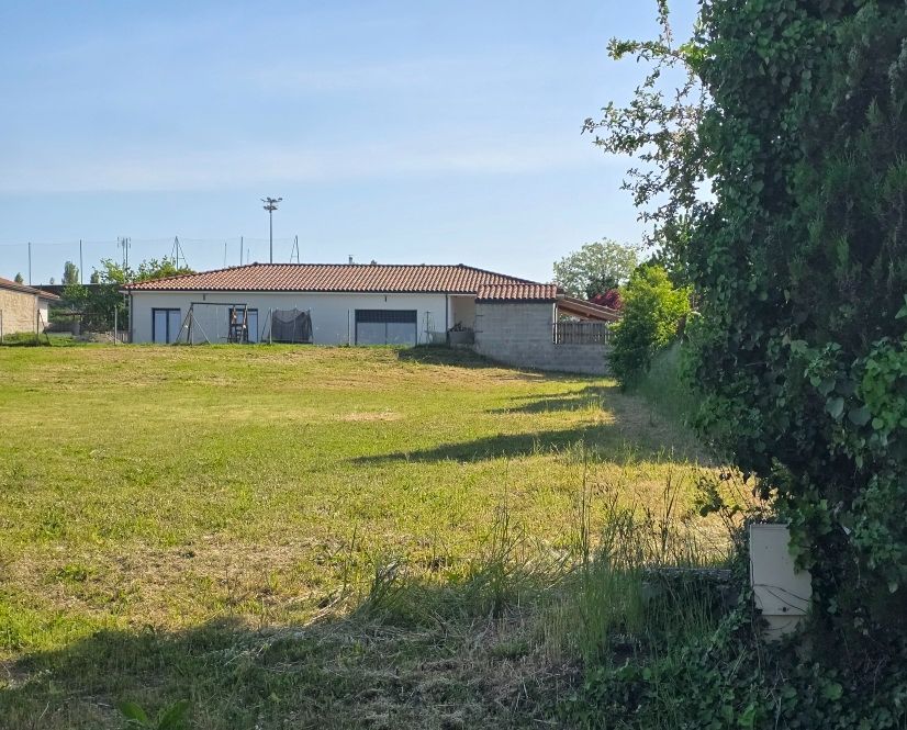 PECHBONNIEU Pechbonnieu - Terrain 1 253 M² 1