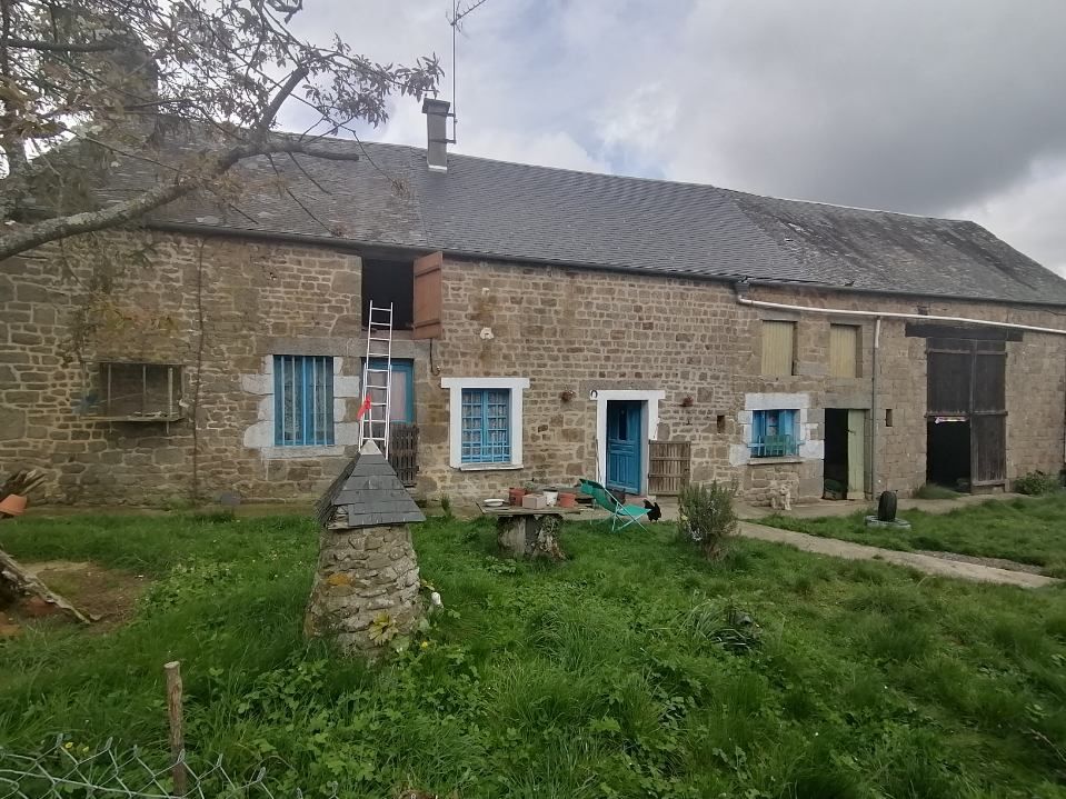 LE MENIL-SCELLEUR 61320 LE MENIL SCELLEUR , Fermette longère à restaurer, 70 m2 environ, 1 chambre, PRIX 32 990 honoraires 13,76% inclus à la charge de l'acquéreur, soit 29 000 hors honoraires 1