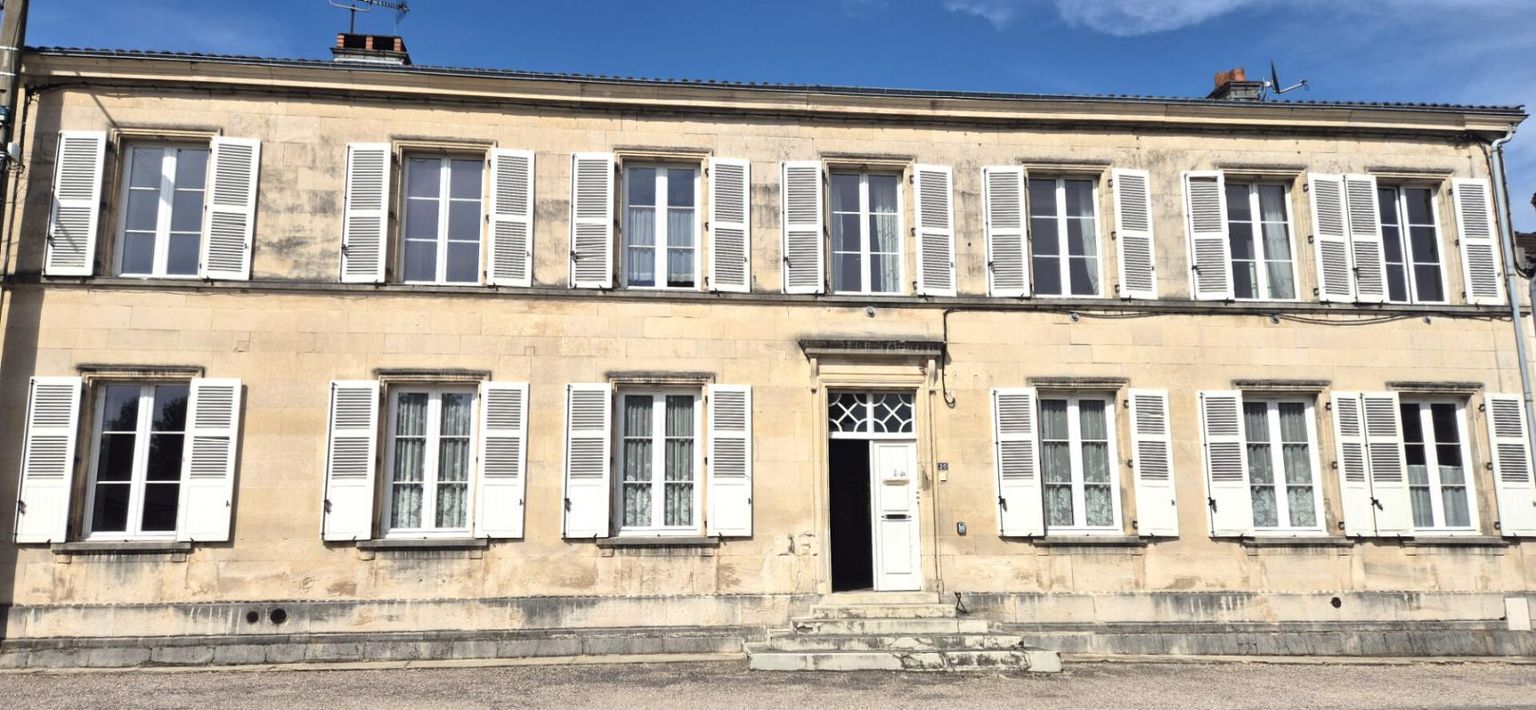 ECLARON-BRAUCOURT-SAINTE-LIVIERE Belle Maison Bourgeoise à Réhabiliter de 396 m² avec Cour, Caves, Chaufferie Gaz, Greniers, Dépendances et Terrain clos et paysager de 2147 m² 2