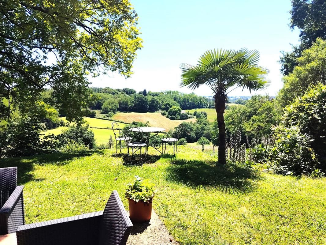 MONTFORT-EN-CHALOSSE Ancienne Ferme Landaise 235 m2 - 2 logements - 3,7 hectares 1