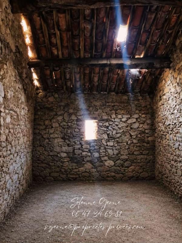 ROQUEBRUN Remise de 135 m² 4