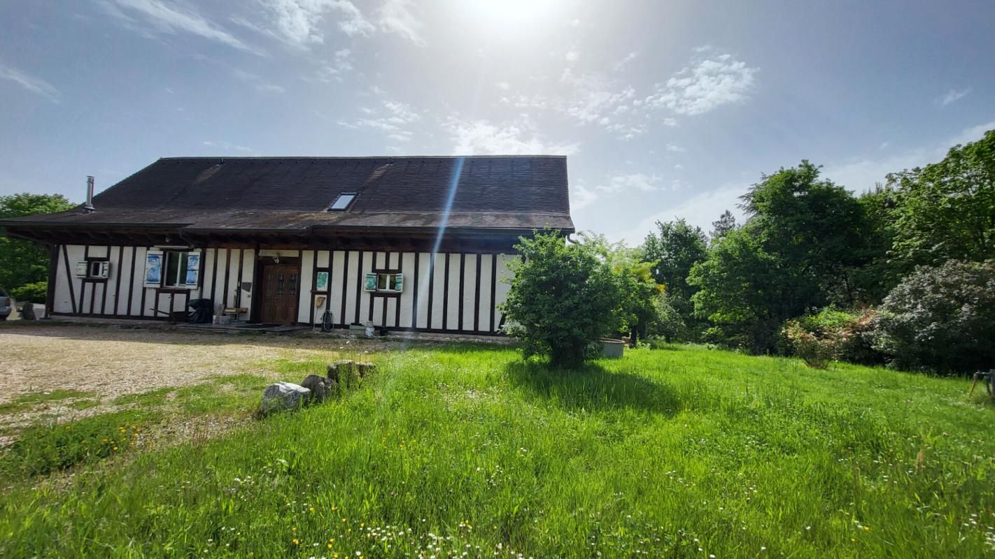 ECHOURGNAC 24410 Maison atypique sur 2 niveaux entre Riberac et Saint Aulaye parcelle de 4ha et un étang 3