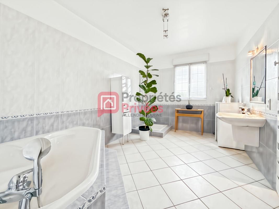 FONTAINE-LA-GAILLARDE Maison Fontaine La Gaillarde 4 pièce(s) 120 m2 3