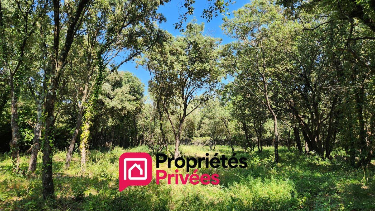 Uzès, terrain de 2600 m2