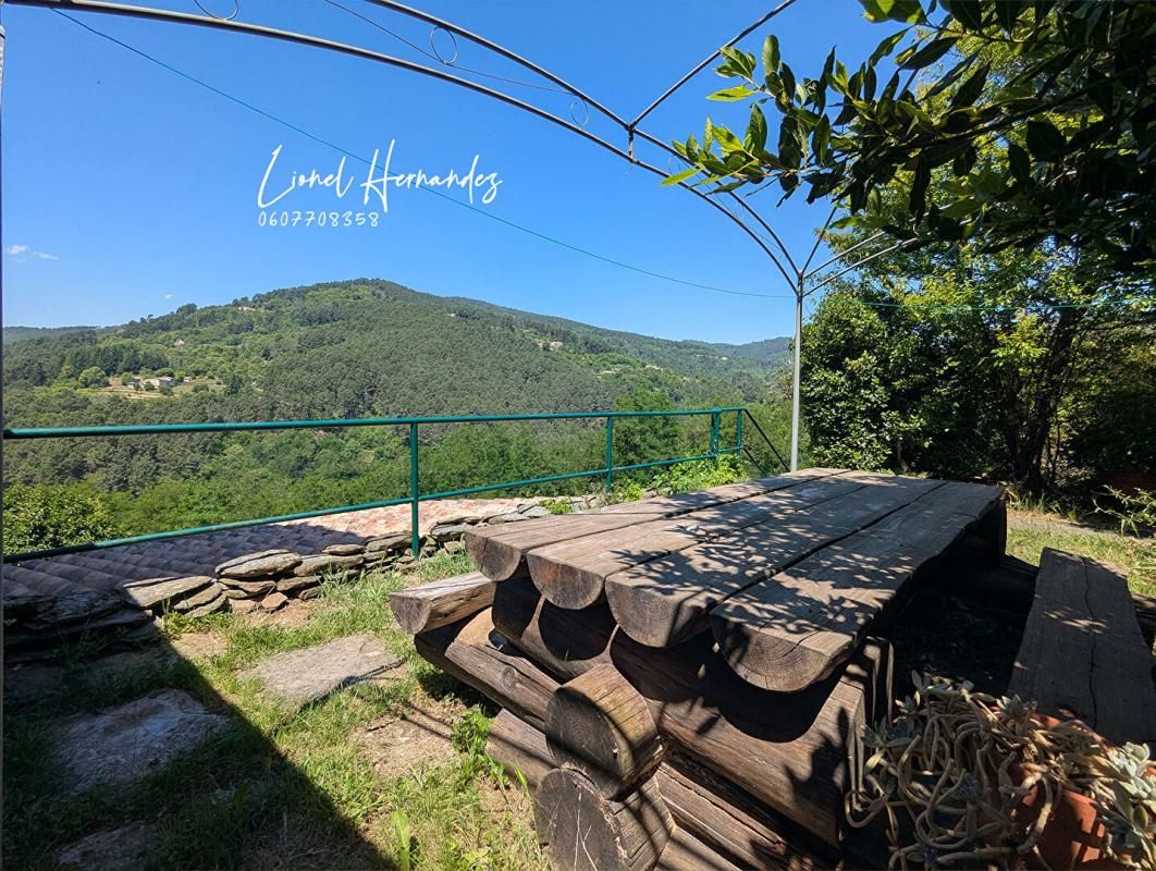 SAINTE-CECILE-D'ANDORGE Mas cévenol avec piscine et terrain d'environ 1 hectare - Vue panoramique sur les Cévennes 2