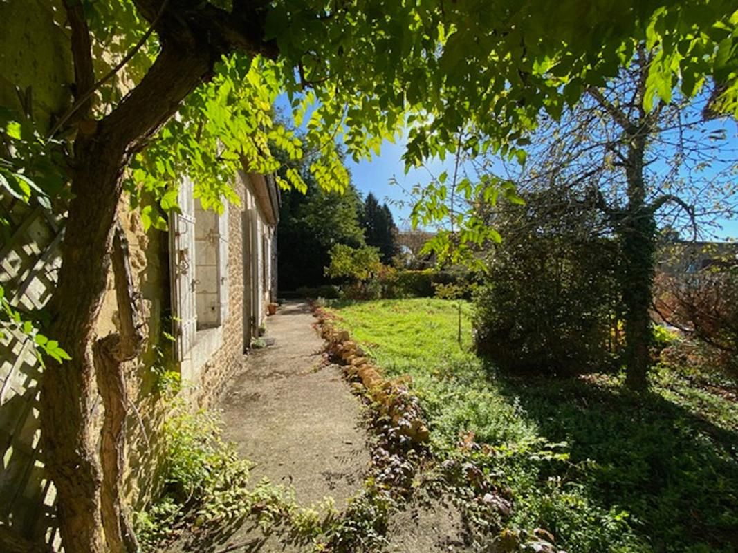 SARLAT-LA-CANEDA Maison de ville en pierre 2