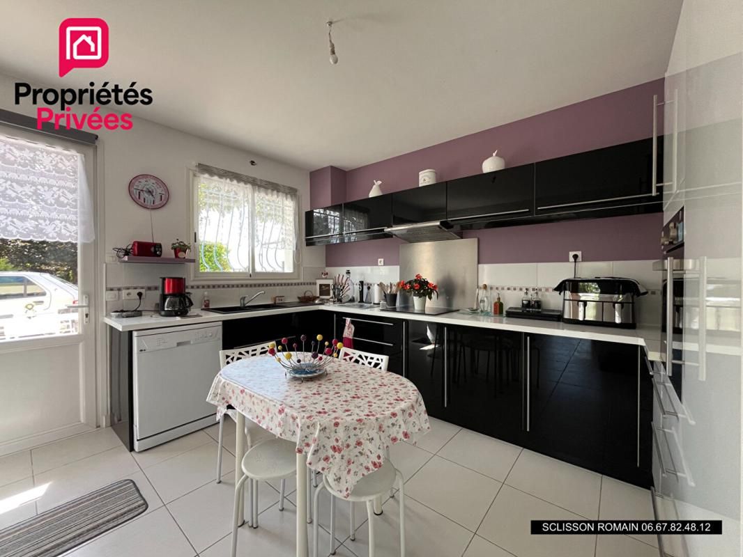 MEURSAC Maison familiale Meursac - 215 m2 - 5 chambres - Piscine - PRIX 414 400 HAI 2
