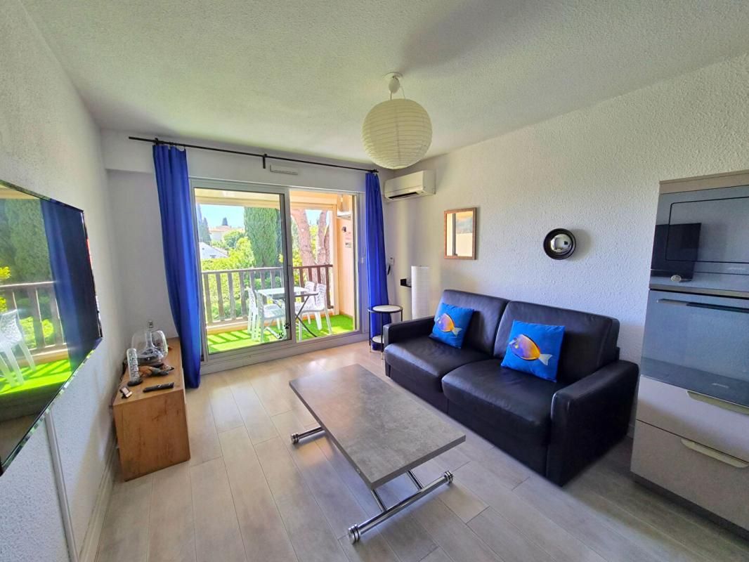 SANARY-SUR-MER APPARTEMENT T2 SANARY- PROCHE PORT A PIED 2