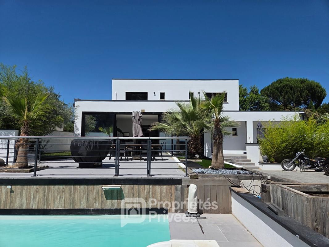 MONTELIMAR Maison Montélimar 6 pièces 225 m2 1