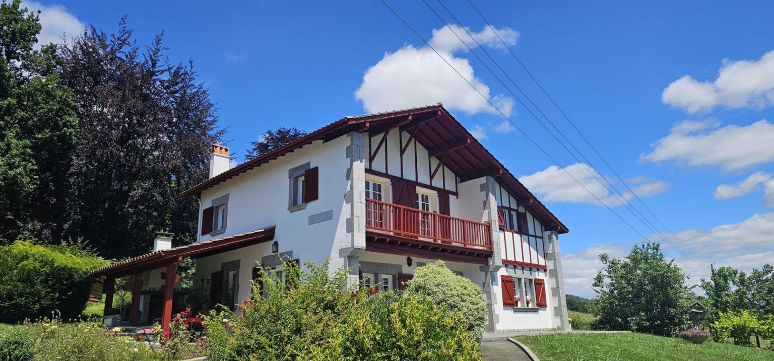 LARCEVEAU-ARROS-CIBITS Belle maison Basque à vendre 3