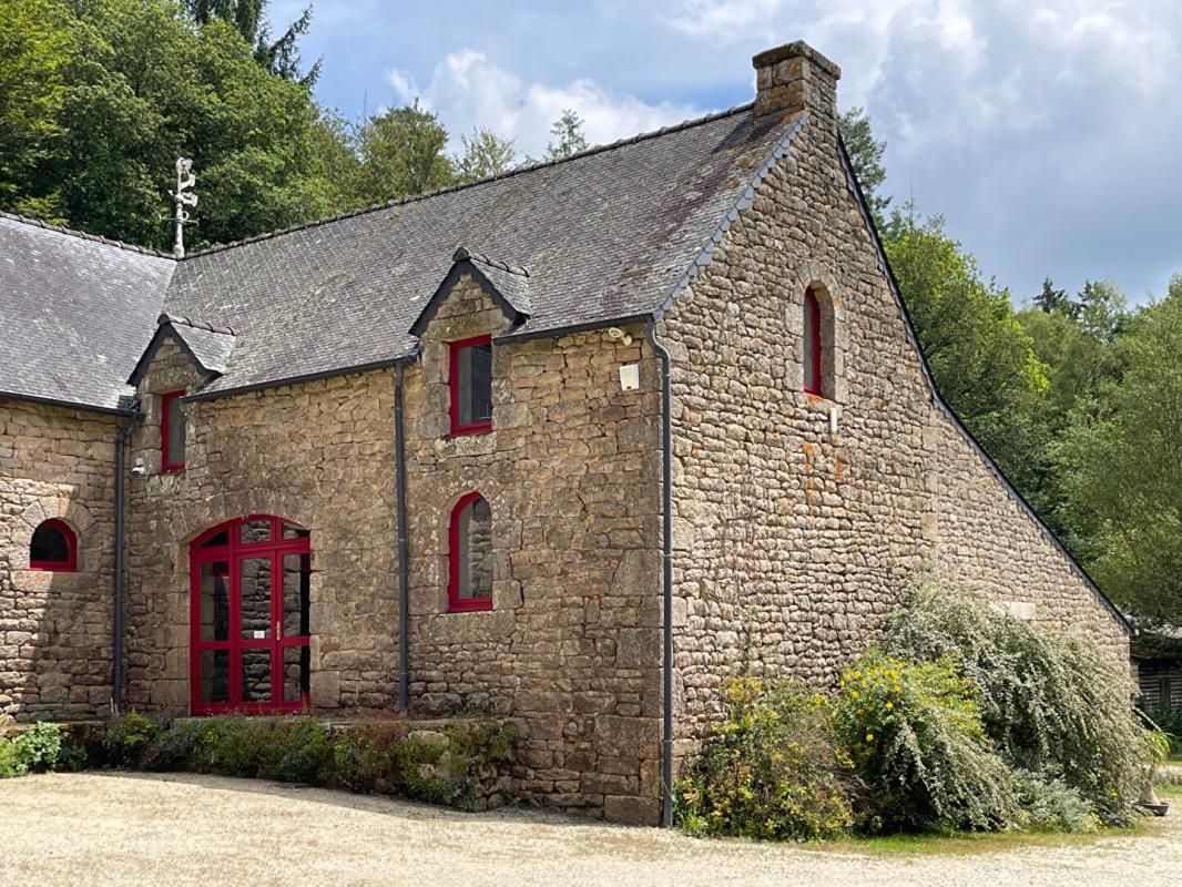 LE FAOUET Ensemble de bâtisses en pierre: VENTE A TERME LIBRE 4
