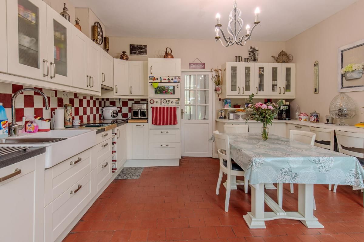 OINVILLE-SUR-MONTCIENT Exclusivité Propriétés-Privées - Le charme de l'ancien à Oinville-sur-Montcient 3