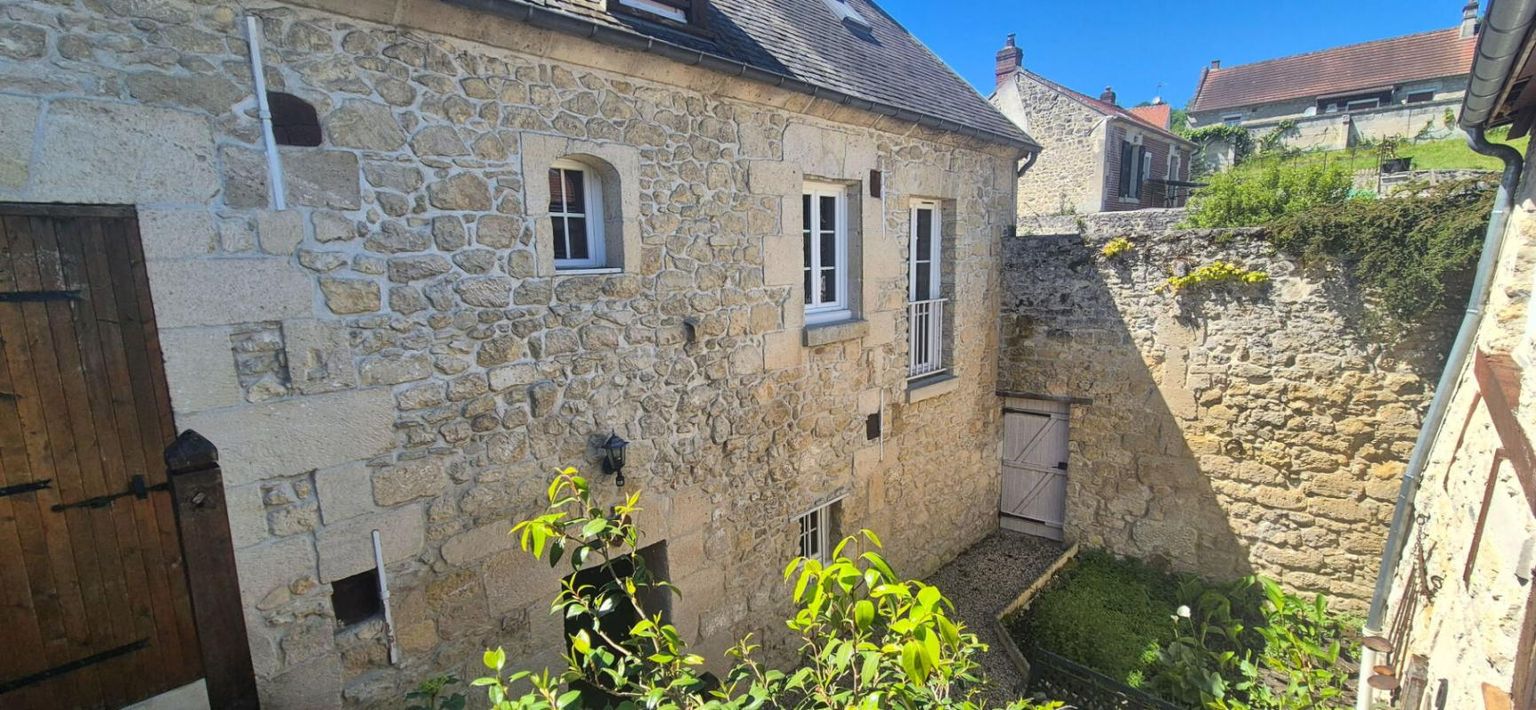 CREPY-EN-VALOIS Maison de Village  Près de Crépy En Valois 6 pièce(s) 121 m2 4