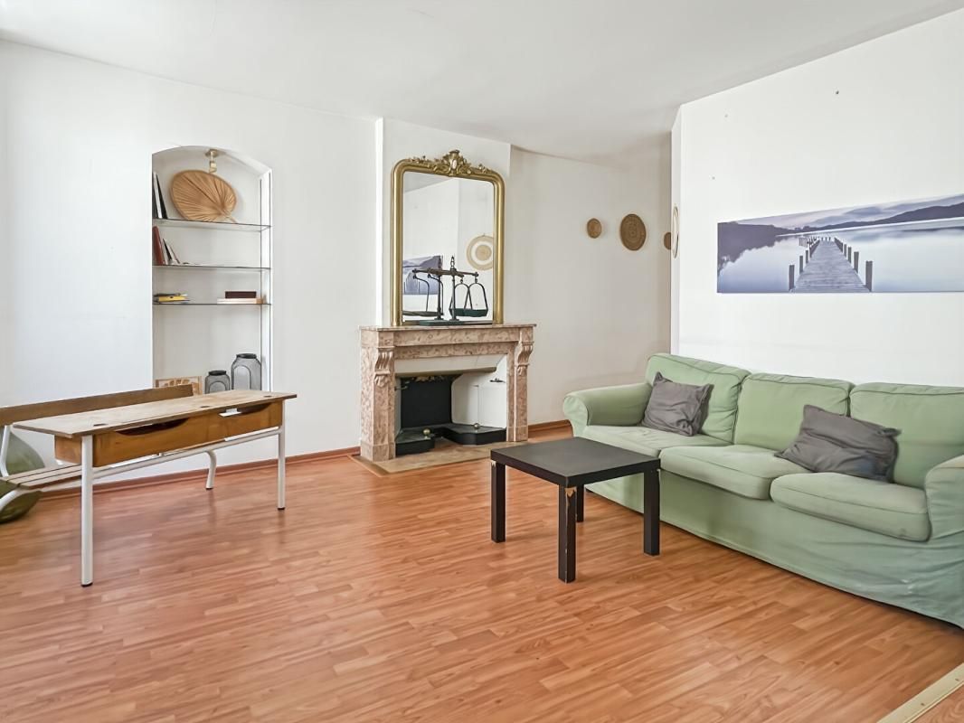 ARBOIS Immeuble - appartement duplex et commerce - 347 m2 - 4 chambres 2