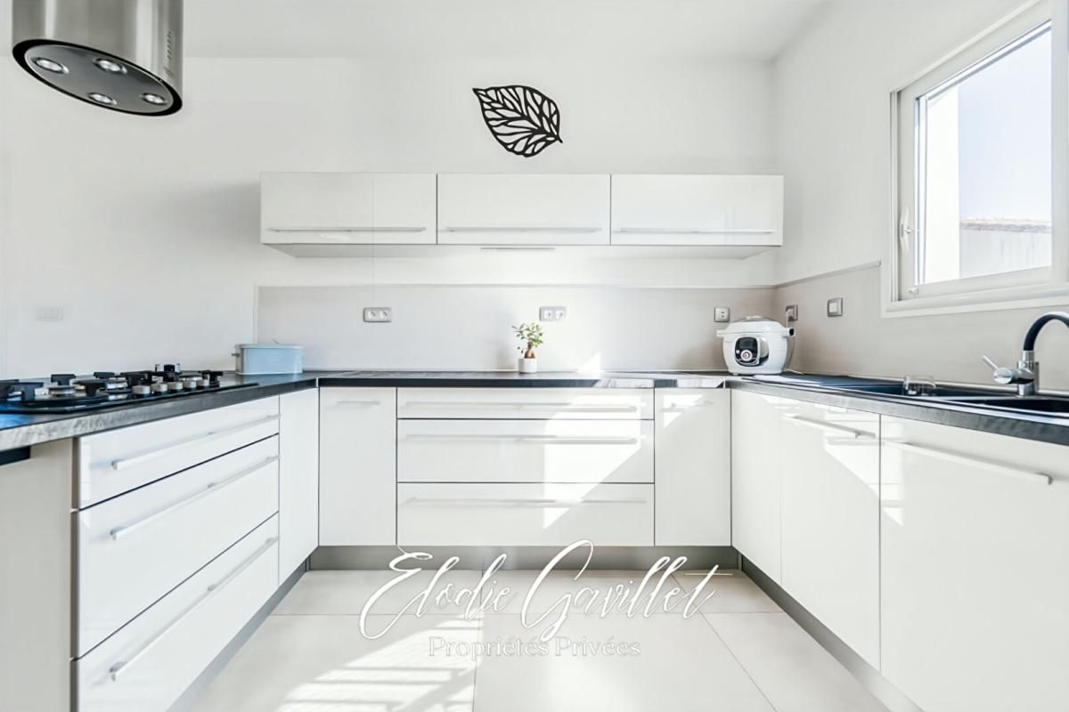 VILLEMOUSTAUSSOU Maison Villemoustaussou 5 pièce(s) 132 m2 3