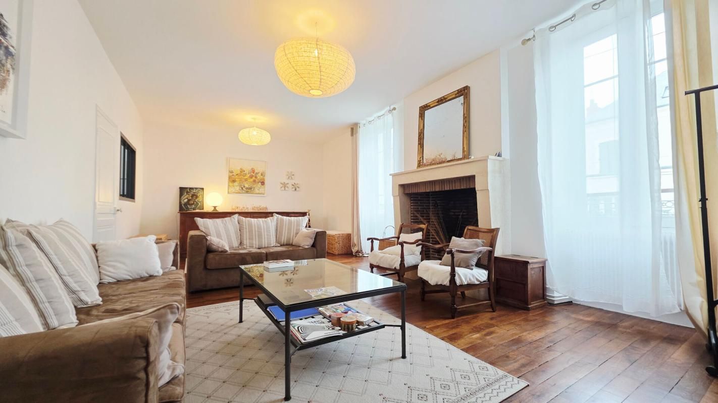 BOURGES BOURGES MAISON DE 173M² 6 PIECES 4 CHAMBRES 2