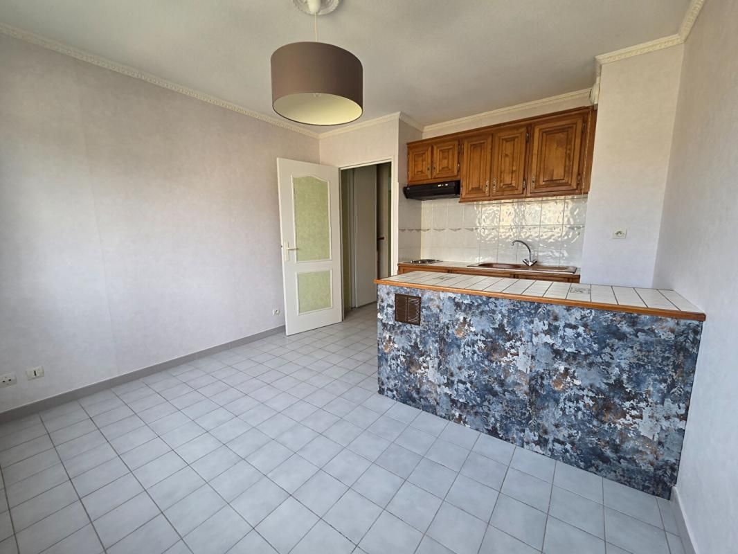 AUBAGNE AUBAGNE STUDIO T1 AVEC PLACE DE PARKING 2