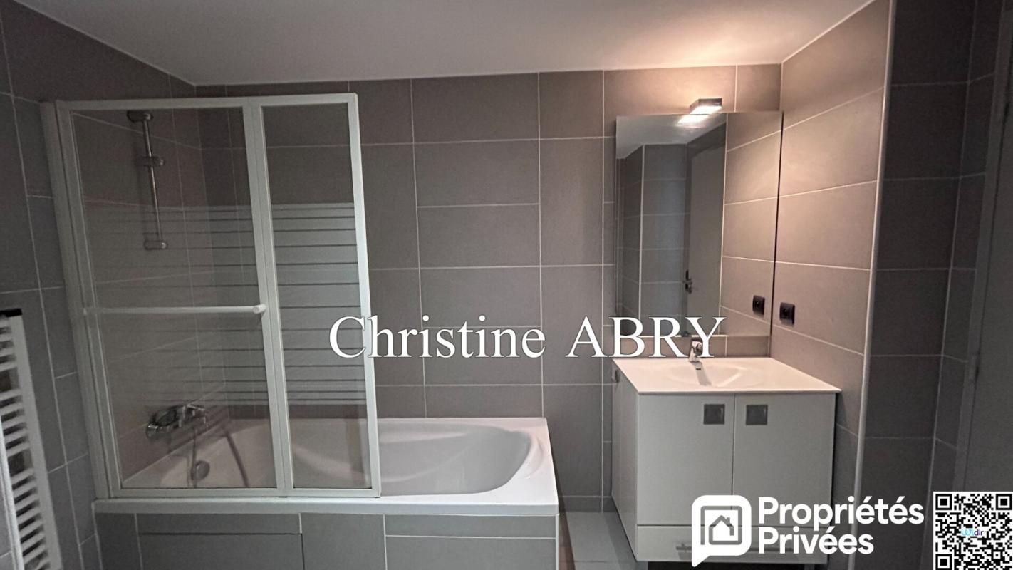 CANNES APPARTEMENT T2 MODERNE 44M² AVEC TERRASSE PROCHE PLAGE 3