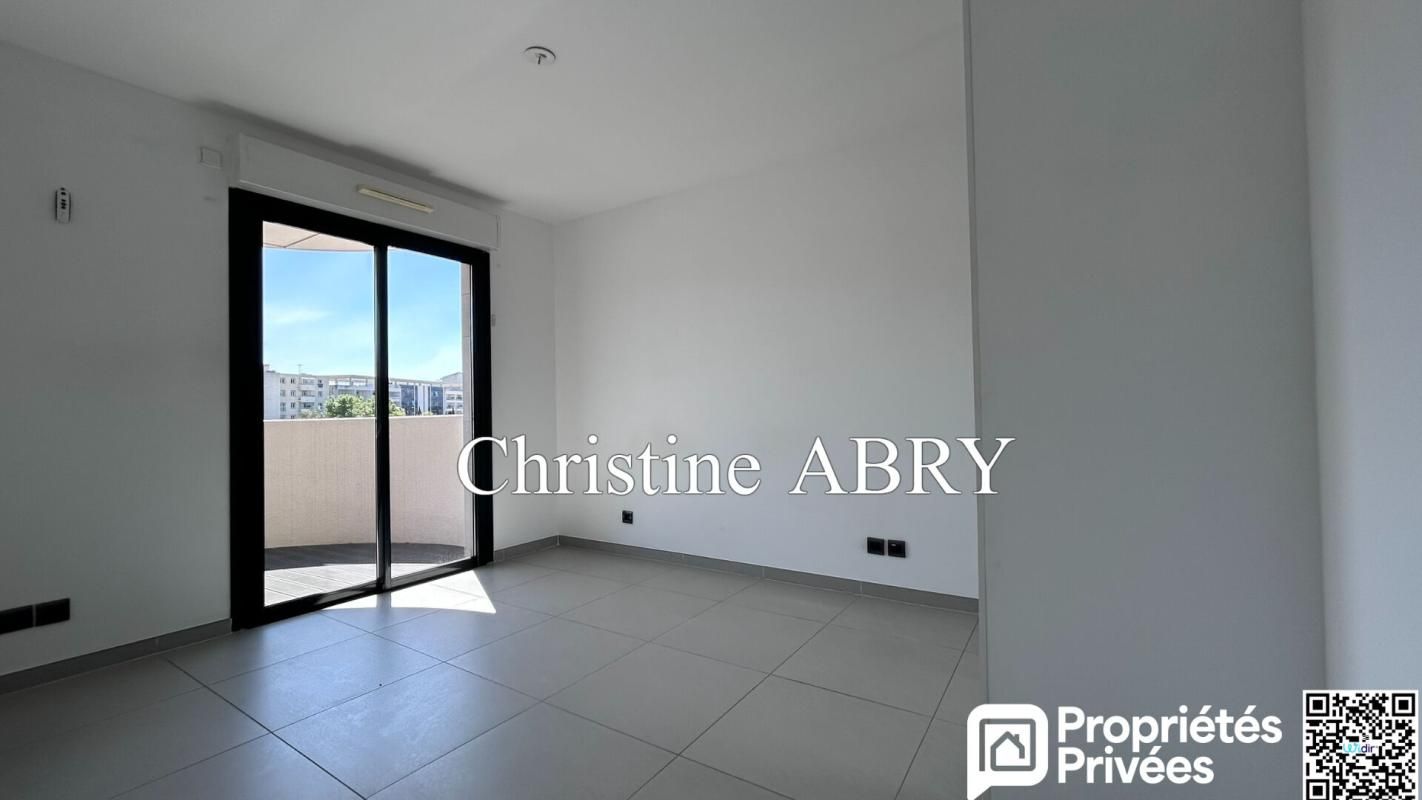 CANNES APPARTEMENT T2 MODERNE 44M² AVEC TERRASSE PROCHE PLAGE 4