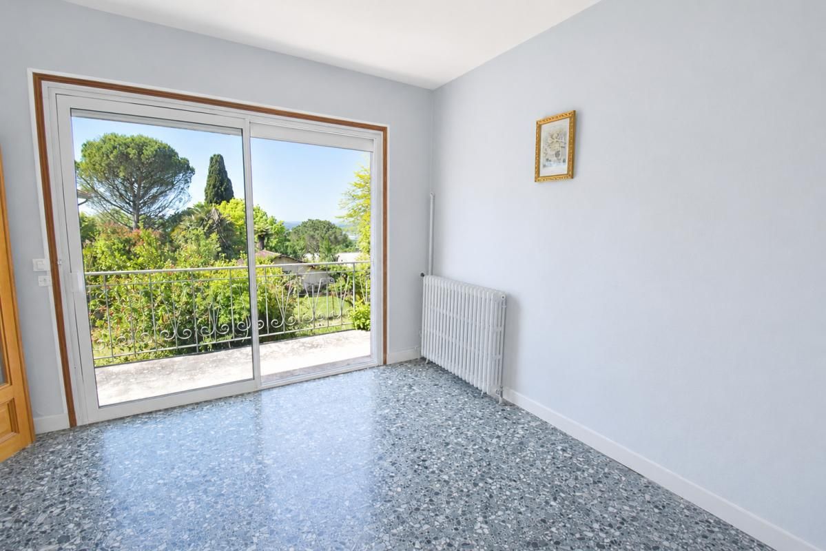 LAFRANCAISE Lafrançaise, 82130 , Tarn et Garonne. Maison  plain-pied  82 m², 5 Pièces , 3 chambres avec jardin privatif et garage fermé 4