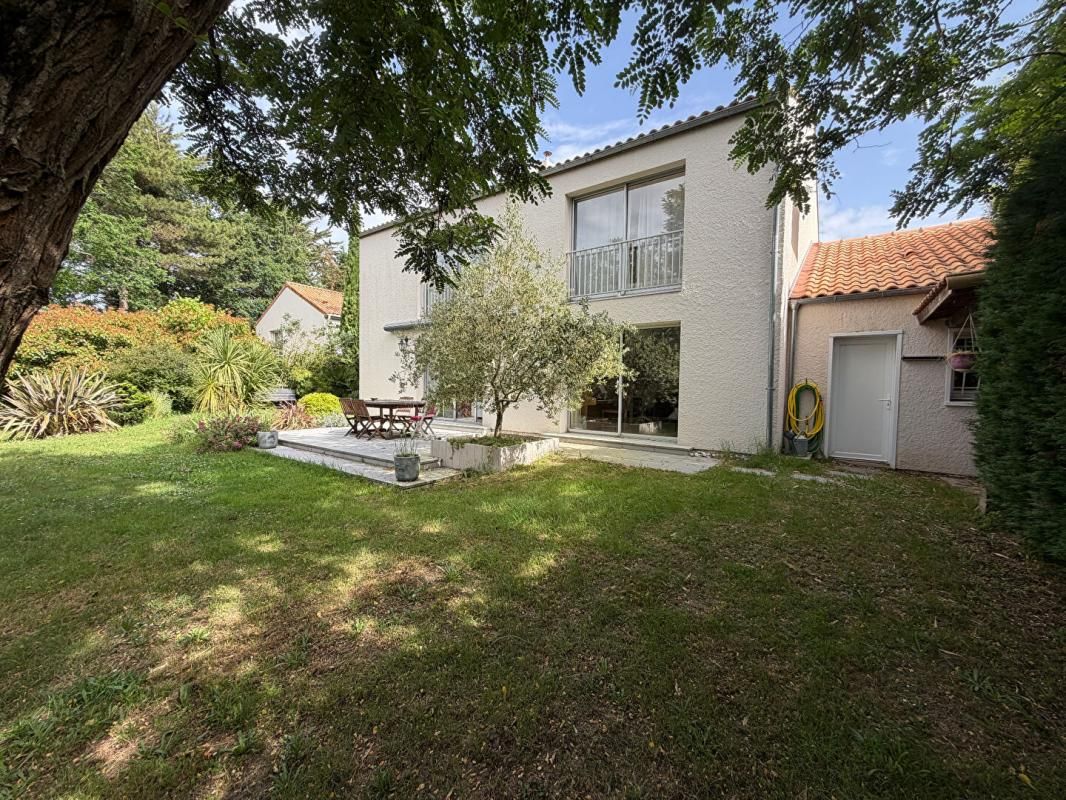 BASSE-GOULAINE Maison Basse Goulaine 7 pièce(s) 182 m2 4