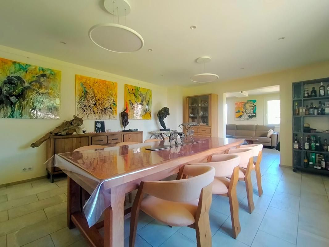 LA SUZE-SUR-SARTHE Maison La Suze Sur Sarthe 7 pièce(s) 200 m2 3