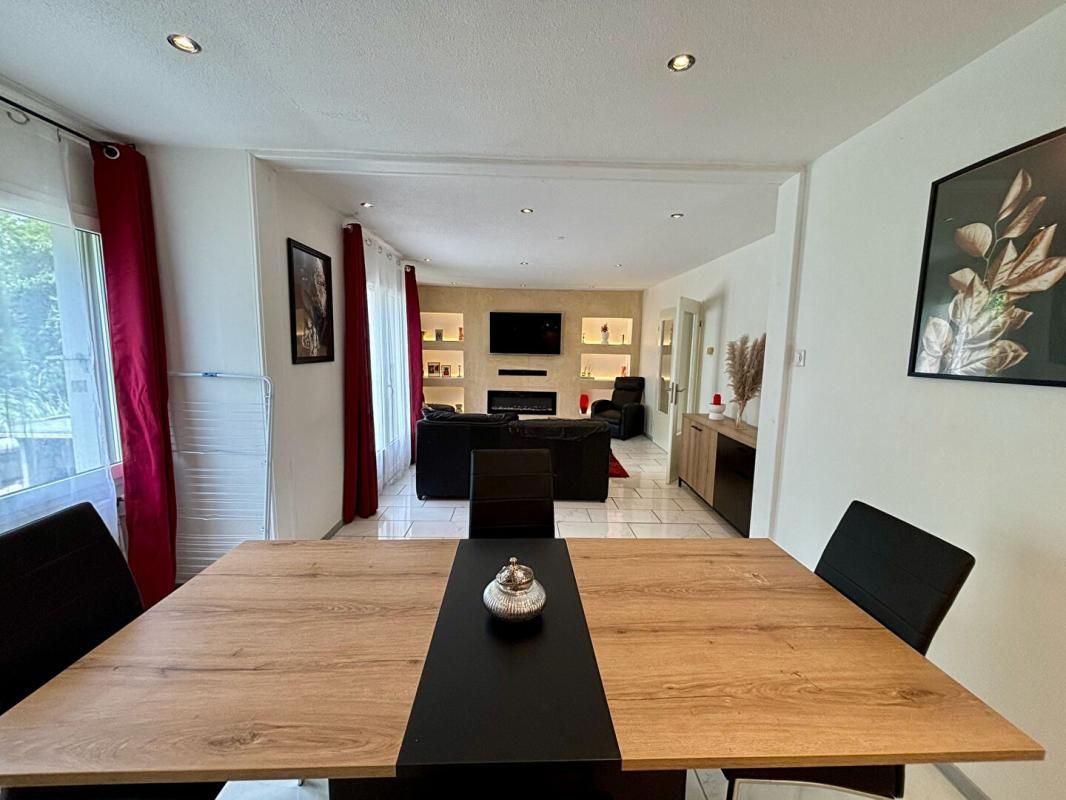 NEVERS Maison mitoyenne des deux côtés ? 101 m² habitables sur terrain de 274 m² - 3 chambres 1