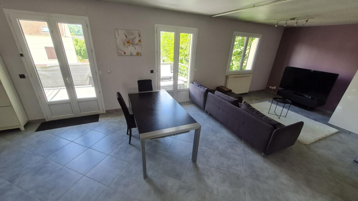 SAINT-OUEN-L'AUMONE Maison Saint Ouen L Aumone 6 pièce(s) 128.66 m2 2