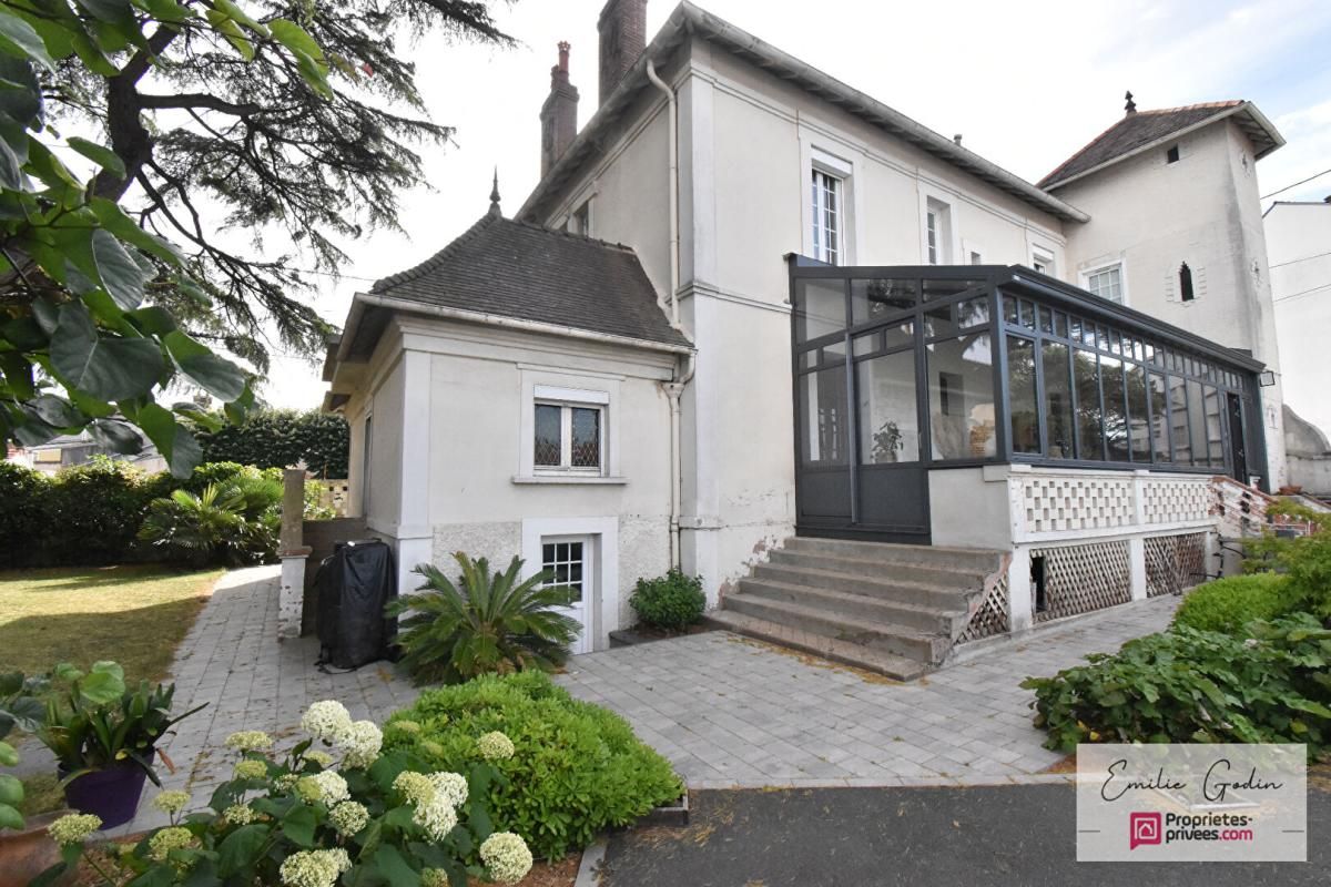 Maison Bourgeoise Cholet 11 pièce(s) 278 m2