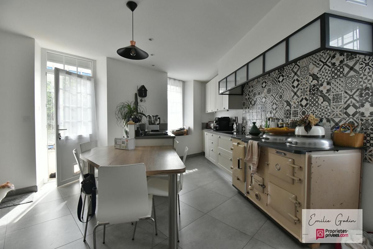 CHOLET Maison Bourgeoise Cholet 11 pièce(s) 278 m2 3